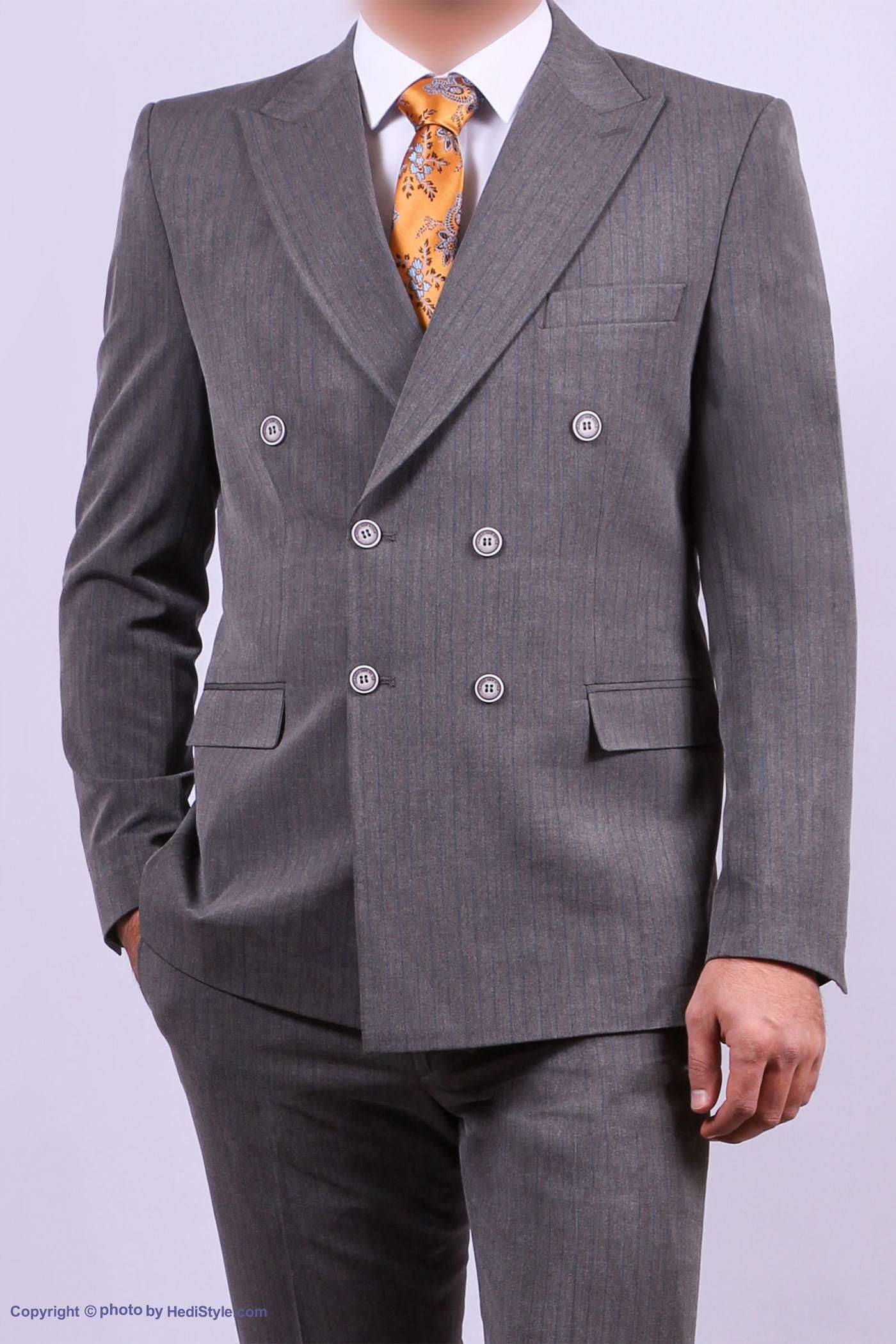 Six-button diplomat model suit